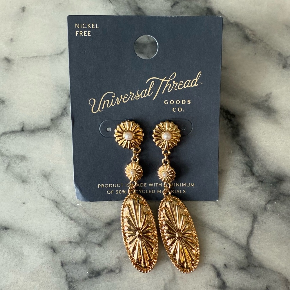 Casted Triple Drop Earrings - Universal
Thread - Gold Tone - New with tags - NWT